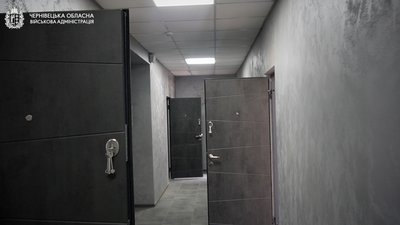 Приміщення, яке облаштовують для переселенців у селі Вікно на Буковині Приміщення, яке облаштовують для переселенців у селі Вікно на Буковині