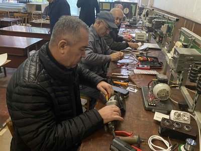 "Навички для інклюзивності": у Вінниці 12 людей з інвалідністю опановують професію електромонтера "Навички для інклюзивності": у Вінниці 12 людей з інвалідністю опановують професію електромонтера
