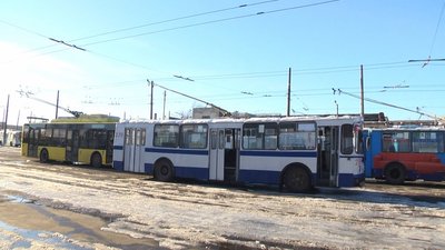 "Робимо акцент на жінках": у Хмельницькому втричі збільшилась кількість водійок тролейбусів "Робимо акцент на жінках": у Хмельницькому втричі збільшилась кількість водійок тролейбусів