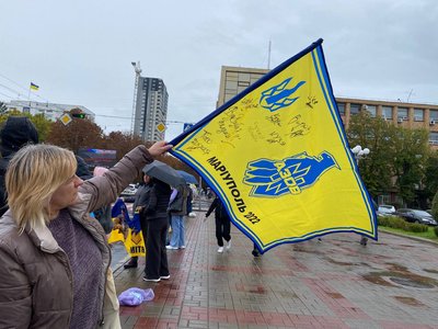 "Заради них стоїмо": у Черкасах відбулася акція на підтримку зниклих безвісти та полонених "Заради них стоїмо": у Черкасах відбулася акція на підтримку зниклих безвісти та полонених
