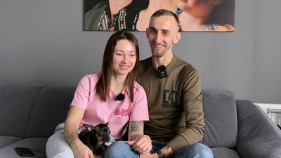 Військові Богдан та Анна одружились в одному з укриттів у Лисичанську 27 квітня 2022 року Військові Богдан та Анна одружились в одному з укриттів у Лисичанську 27 квітня 2022 року