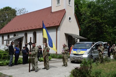 На Закарпатті попрощалися із захисником Миколою Даніловим На Закарпатті попрощалися із захисником Миколою Даніловим
