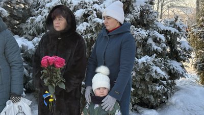 На Вінниччині рідним загиблого Геннадія Міскевича вручили посмертні нагороди На Вінниччині рідним загиблого Геннадія Міскевича вручили посмертні нагороди