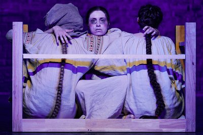 Режисер Гіо Пачкорія, вистава "Украдене щастя" Режисер Гіо Пачкорія, вистава "Украдене щастя"