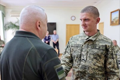 Троє бійців Волинського прикордонного загону отримали державні відзнаки Троє бійців Волинського прикордонного загону отримали державні відзнаки