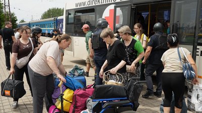 евакуація потяг люди Волинь обстріли Покровськ Донецька область евакуація потяг люди Волинь обстріли Покровськ Донецька область
