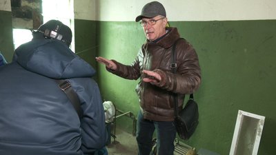 "Я бачив, що лечу": що розповів пасажир про аварійну зупинку ліфта у багатоповерхівці Рівного "Я бачив, що лечу": що розповів пасажир про аварійну зупинку ліфта у багатоповерхівці Рівного