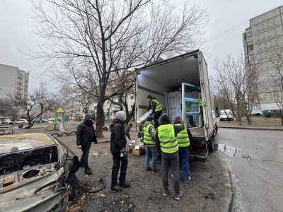 У будинках Кременчука, які постраждали через обстріл РФ 17 листопада встановлять вікна У будинках Кременчука, які постраждали через обстріл РФ 17 листопада встановлять вікна