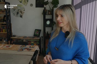 "Хотілося б, щоб люди знали про мистецтво мозаїки": переселенки з Херсону проводять майстер класи в Одесі "Хотілося б, щоб люди знали про мистецтво мозаїки": переселенки з Херсону проводять майстер класи в Одесі
