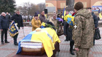 З військовим Віктором Жмуром попрощалися у Рівному