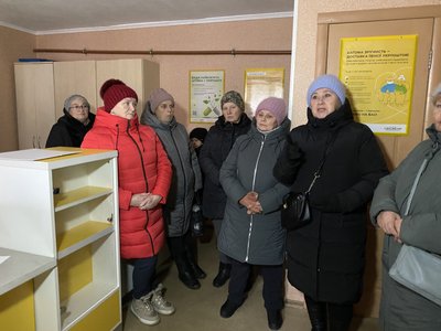 "Поверніть нам нашу пошту": у Супрунівці майже два місяці не працює єдине відділення "Укрпошти" "Поверніть нам нашу пошту": у Супрунівці майже два місяці не працює єдине відділення "Укрпошти"