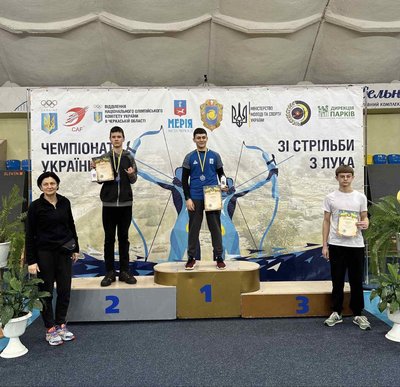 Сум’янки здобули "срібні" медалі чемпіонату України зі стрільби з лука Сум’янки здобули "срібні" медалі чемпіонату України зі стрільби з лука