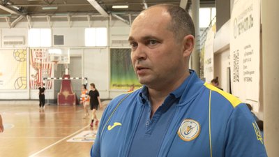 Головний тренер паралімпійської жіночої збірної Ярослав Палайван, волейбол сидячи, 30 квітня 2026 року Головний тренер паралімпійської жіночої збірної Ярослав Палайван, волейбол сидячи, 30 квітня 2026 року