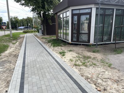 На Полтавщині оновлюють тротуари задля облаштування безбар’єрних маршрутів На Полтавщині оновлюють тротуари задля облаштування безбар’єрних маршрутів