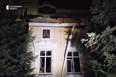 Наслідки влучання російської ракети по монастирю в Одесі. ФОТО Наслідки влучання російської ракети по монастирю в Одесі. ФОТО