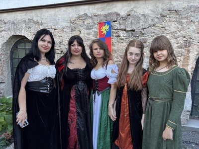 Середньовічні танці, лицарі та стрільба з лука: у Бердичеві відбувся Кармелітський фестиваль Середньовічні танці, лицарі та стрільба з лука: у Бердичеві відбувся Кармелітський фестиваль
