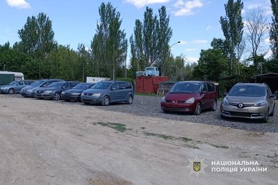 На Дніпропетровщині викрили схему продажу автомобілів, ввезених в Україну як гуманітарна допомога для військових На Дніпропетровщині викрили схему продажу автомобілів, ввезених в Україну як гуманітарна допомога для військових