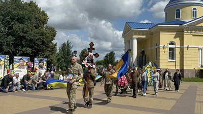 На Чернігівщині попрощалися з Миколою Харченком, Єлисеєм Білоусом, Ігорем Харченком та Павлом Мироненком На Чернігівщині попрощалися з Миколою Харченком, Єлисеєм Білоусом, Ігорем Харченком та Павлом Мироненком