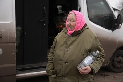 Щоденні атаки КАБами та FPV-дронами. З прифронтових громад Синельниківщини евакуювали шістьох жителів Щоденні атаки КАБами та FPV-дронами. З прифронтових громад Синельниківщини евакуювали шістьох жителів
