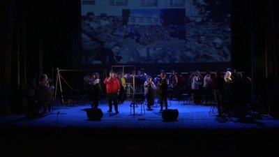 У постановці беруть участь більш ніж 70 людей