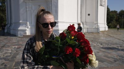 "Він дуже пишався цією роботою": у Чернігові попрощалися з водієм гуманітарної місії із розмінування Сергієм Молибогою "Він дуже пишався цією роботою": у Чернігові попрощалися з водієм гуманітарної місії із розмінування Сергієм Молибогою