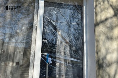 Пошкодження меблевої фабрики та іншої цивільної інфраструктури: наслідки нічної атаки БпЛА на Одесу Пошкодження меблевої фабрики та іншої цивільної інфраструктури: наслідки нічної атаки БпЛА на Одесу