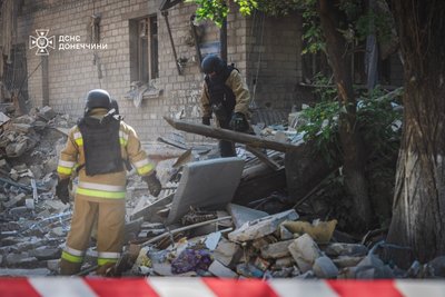 Обстріл Краматорська 21 червня, розбір завалів Обстріл Краматорська 21 червня, розбір завалів