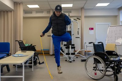 Ветеран Олександр Ревтюх встановив рекорд України з присідань на одній нозі без опори Ветеран Олександр Ревтюх встановив рекорд України з присідань на одній нозі без опори