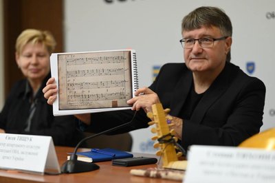 Відроджують старовинну музику: в Ужгороді презентували проєкт "Лютня в Україні" Відроджують старовинну музику: в Ужгороді презентували проєкт "Лютня в Україні"