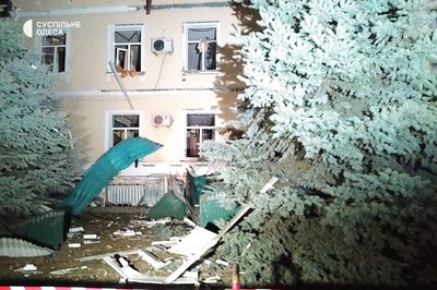 Наслідки влучання російської ракети по монастирю в Одесі. ФОТО Наслідки влучання російської ракети по монастирю в Одесі. ФОТО