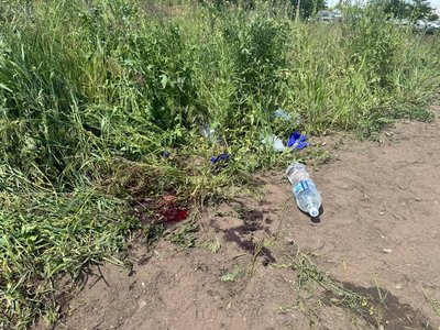 Кров на місці влучання роійського безпілотника у Слобідському районі Харкова, де зазнав поранень чоловік, 2 червня 2026 року Кров на місці влучання роійського безпілотника у Слобідському районі Харкова, де зазнав поранень чоловік, 2 червня 2026 року