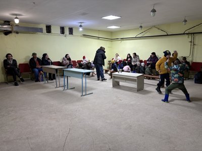 Бомбосховище на 800 людей: як місто енергетиків на Буковині переживає повітряні атаки