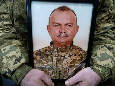 У Хмельницькому попрощалися із воїном Андрієм Шестаковим, 4 листопада 2025 року У Хмельницькому попрощалися із воїном Андрієм Шестаковим, 4 листопада 2025 року