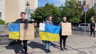 Памʼять військового Миколи Силка та його матері-волонтерки вшанували у Рівному Памʼять військового Миколи Силка та його матері-волонтерки вшанували у Рівному