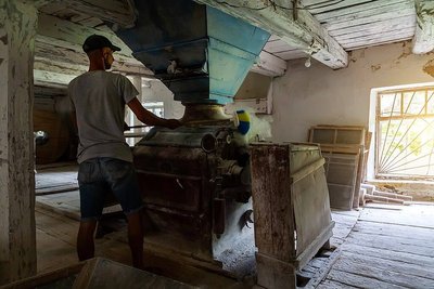 "Якщо буде вода, то млин запрацює": на Хмельниччині законсервували водяний млин ХІХ століття "Якщо буде вода, то млин запрацює": на Хмельниччині законсервували водяний млин ХІХ століття