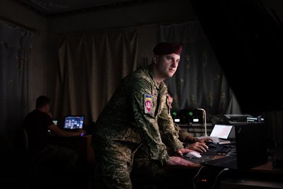 Начальник протиповітряної оборони 46-ї аеромобільної бригади Десантно-штурмових військ Микита Брикимов. Донеччина, вересень 2026 року Начальник протиповітряної оборони 46-ї аеромобільної бригади Десантно-штурмових військ Микита Брикимов. Донеччина, вересень 2026 року