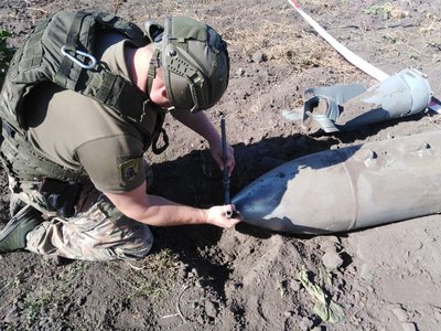 Небезпечна вибухівка: чим та як російські військові мінують Сумщину? Небезпечна вибухівка: чим та як російські військові мінують Сумщину?