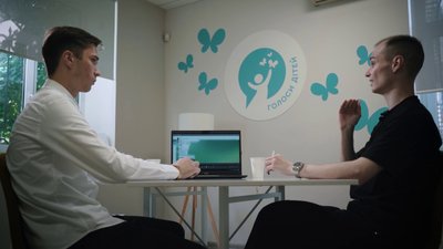 Russians recruit Ukrainian teenagers with money and emotional support. Interview with a crisis psychologist