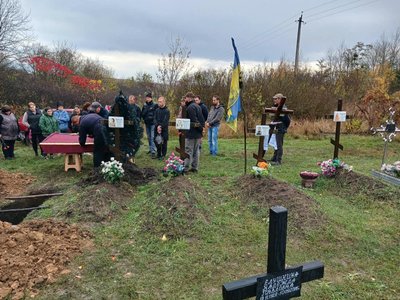 на Харківщині 21 жовтня простилися з загиблою в ДТП Ольгою Крівогуб на Харківщині 21 жовтня простилися з загиблою в ДТП Ольгою Крівогуб