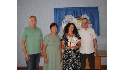 Чотирнадцять жінок з Чернігівщини отримали почесне звання "Мати-героїня" Чотирнадцять жінок з Чернігівщини отримали почесне звання "Мати-героїня"