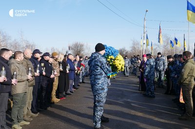 Покладання квітів і спільна молитва: в Одесі провели церемонію пам’яті на Західному кладовищі Покладання квітів і спільна молитва: в Одесі провели церемонію пам’яті на Західному кладовищі