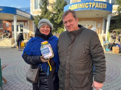 На Житомирщині провели благодійний ярмарок для збору грошей на генератори для військових бригад