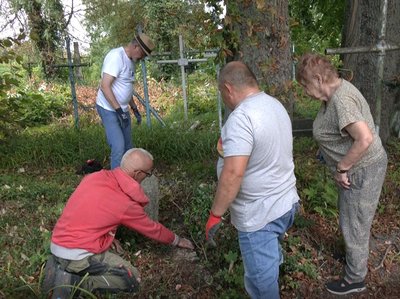 «Живу на цвинтарях»: польський каменяр Шимон Моджеєвський про відновлення спадщини на Хмельниччині «Живу на цвинтарях»: польський каменяр Шимон Моджеєвський про відновлення спадщини на Хмельниччині