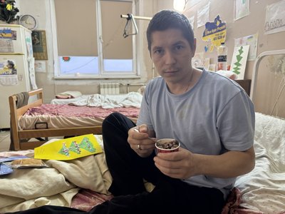 Військових в Ужгородській міській лікарні волонтери пригостили кутею Військових в Ужгородській міській лікарні волонтери пригостили кутею