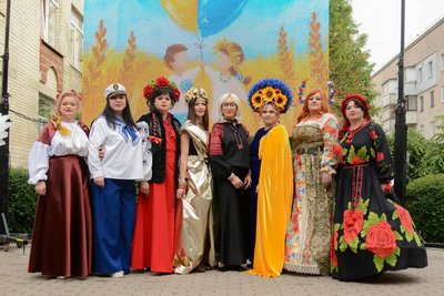 вихователька дитсадка вихователька дитсадка