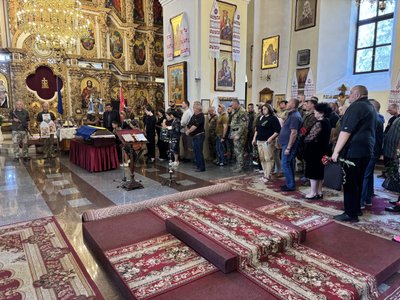У Полтаві прощаються із капітаном поліції Сергієм Слиньком, який загинув на Донеччині У Полтаві прощаються із капітаном поліції Сергієм Слиньком, який загинув на Донеччині