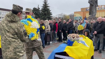 З військовими Юрієм Вальчинським та Олександром Федорченком попрощалися у Рівному З військовими Юрієм Вальчинським та Олександром Федорченком попрощалися у Рівному