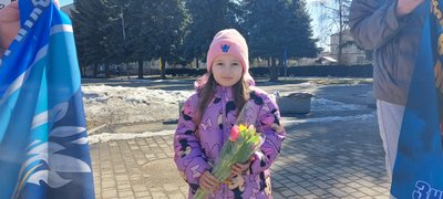 Тюльпани для тих, хто чекає: у Шполі на Черкащині відбулася акція "Не мовчи — полон вбиває" Тюльпани для тих, хто чекає: у Шполі на Черкащині відбулася акція "Не мовчи — полон вбиває"