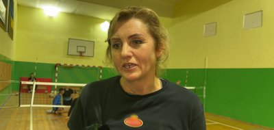 "Коли ти на полі і ловиш м’яч — всі проблеми забуваються": на Хмельниччині ветерани сидячи грають у волейбол "Коли ти на полі і ловиш м’яч — всі проблеми забуваються": на Хмельниччині ветерани сидячи грають у волейбол
