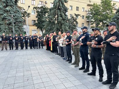 У Житомирі вшанували пам’ять закатованих і загиблих у російському полоні У Житомирі вшанували пам’ять закатованих і загиблих у російському полоні